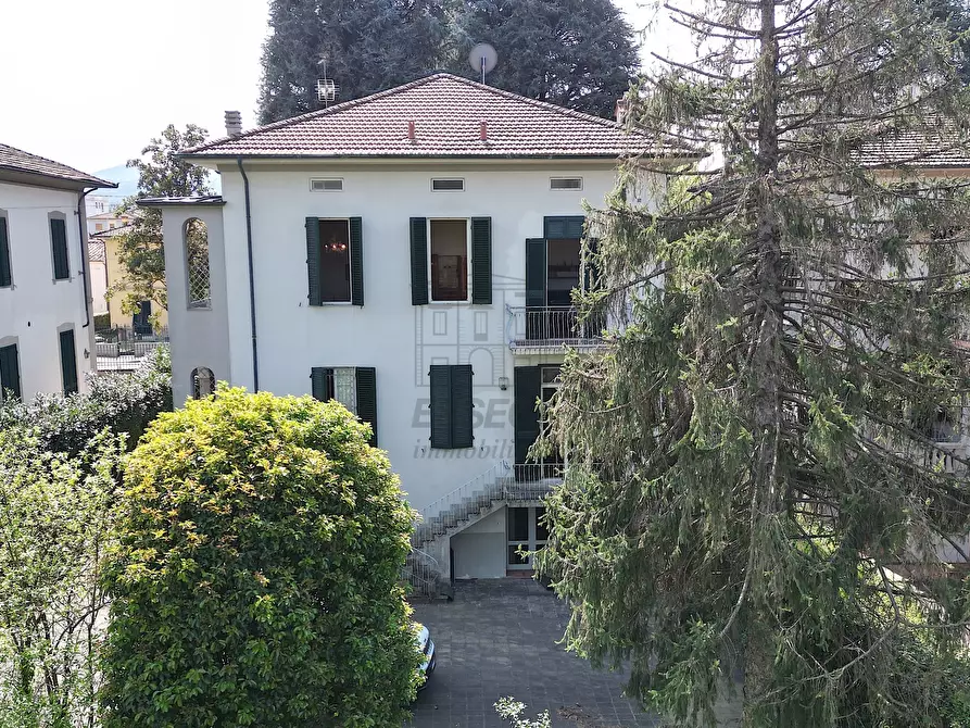 Immagine 3 di Villa in vendita  in Via Pietro Paolini 303 a Lucca