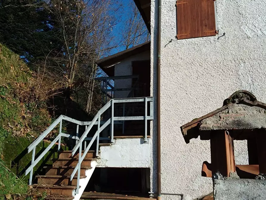 Immagine 11 di Rustico / casale in vendita  a Bagni Di Lucca