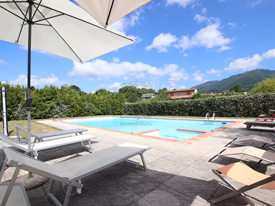 Immagine 81 di Villa in vendita  in Via di segromigno a Capannori