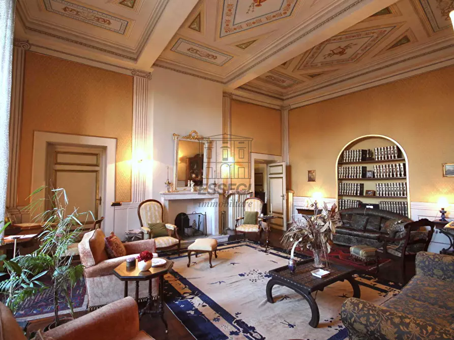 Immagine 1 di Appartamento in vendita  in piazza san frediano a Lucca