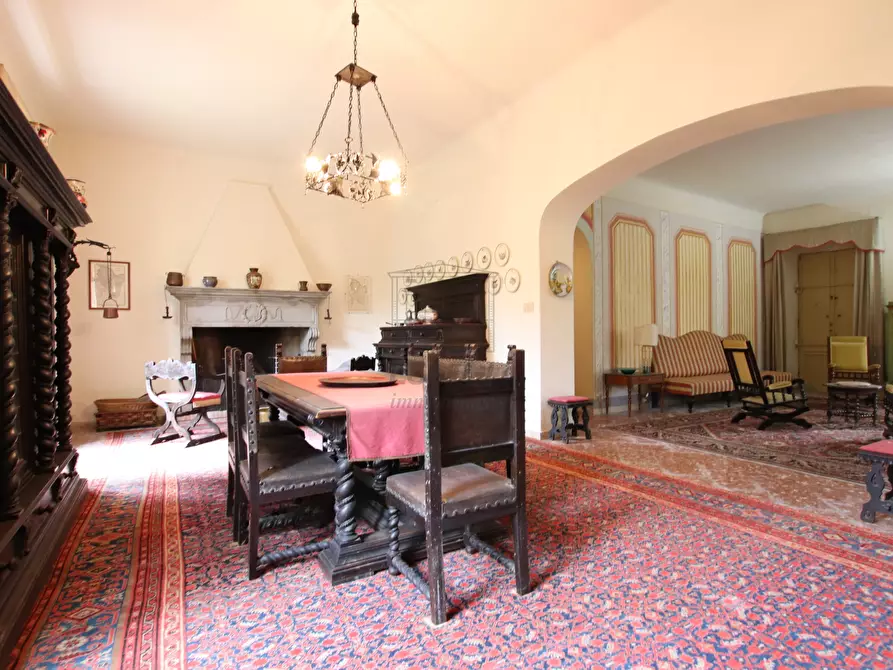 Immagine 25 di Villa in vendita  in via di montecatino a Lucca