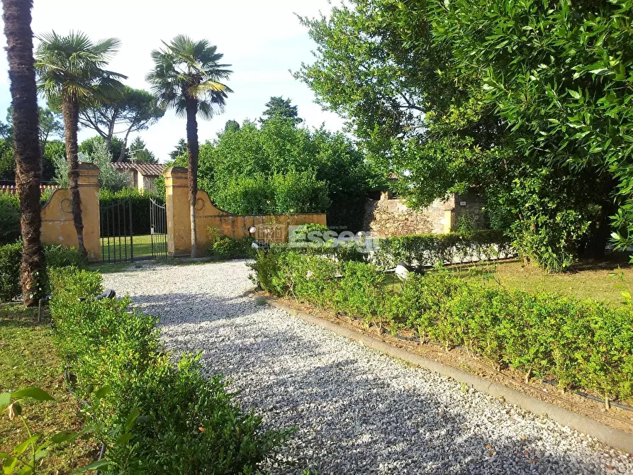 Immagine 9 di Villa in vendita  in Via Nuova per Pisa a Lucca