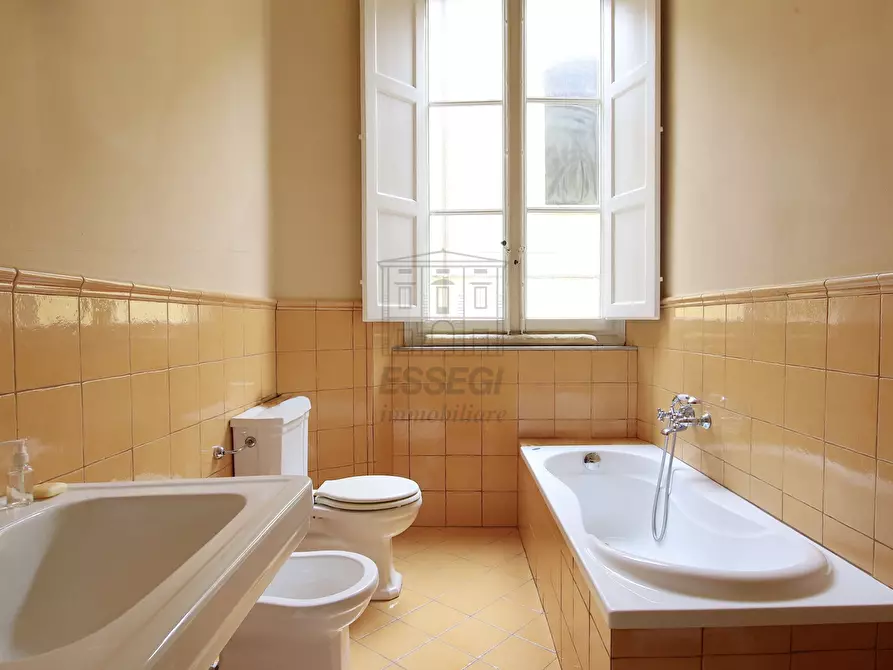 Immagine 25 di Appartamento in vendita  in Piazzale Boccherini 31 a Lucca