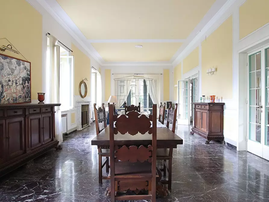 Immagine 9 di Villa in vendita  in traversa i 248 a Lucca