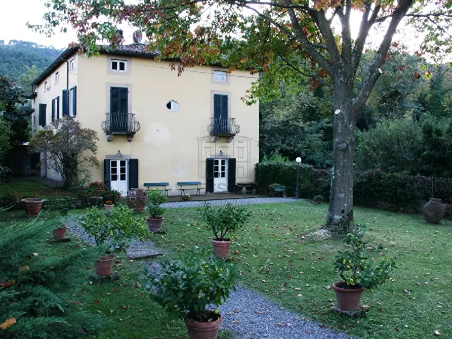 Immagine 1 di Villa in vendita  in Via Vicinale dell'Acquedotto 102 a Capannori