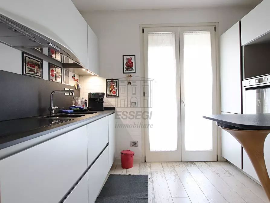 Immagine 6 di Appartamento in vendita  in Viale Luigi Cadorna 182 a Lucca