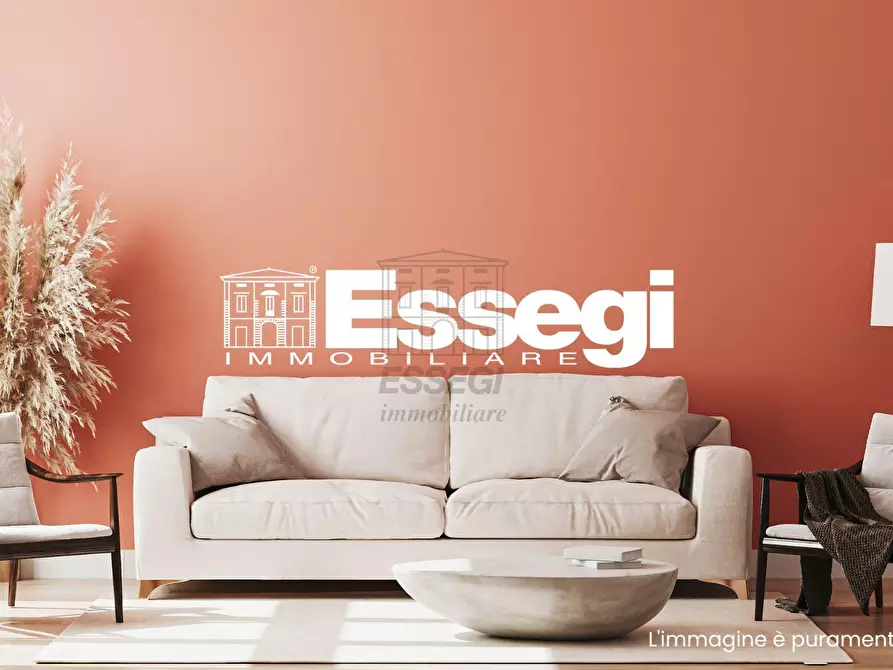 Immagine 12 di Appartamento in vendita  in Via Fontana a Lucca