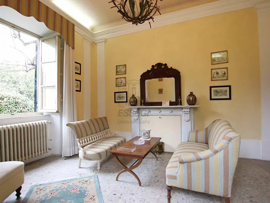 Immagine 10 di Villa in vendita  in via di montecatino a Lucca