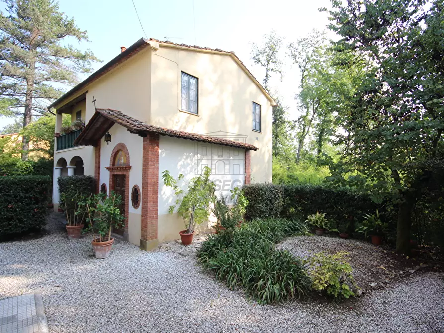 Immagine 30 di Villa in vendita  in Via Sarzanese 1028 a Lucca