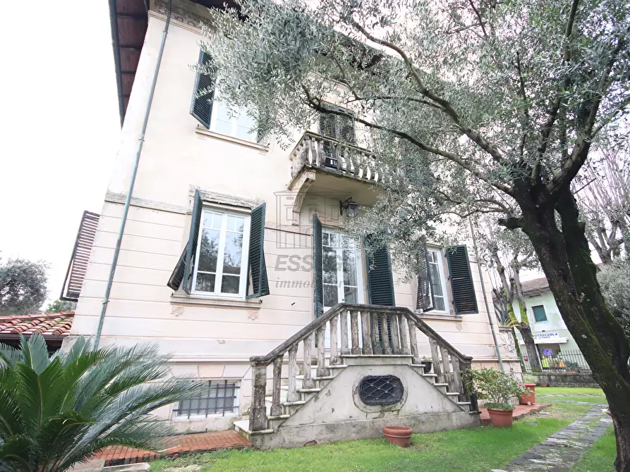 Immagine 6 di Villa in vendita  in Via Ludovica 56 a Lucca
