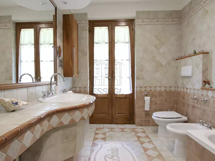 Immagine 27 di Rustico / casale in vendita  in Via Pieroni a Lucca