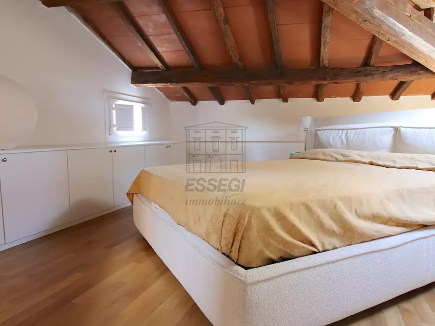 Immagine 27 di Appartamento in vendita  in Via del Portico 13 a Lucca