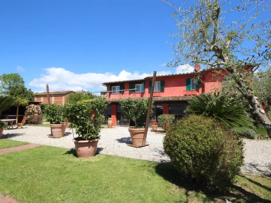 Immagine 7 di Rustico / casale in vendita  in Via dei Marzi 463 a Lucca