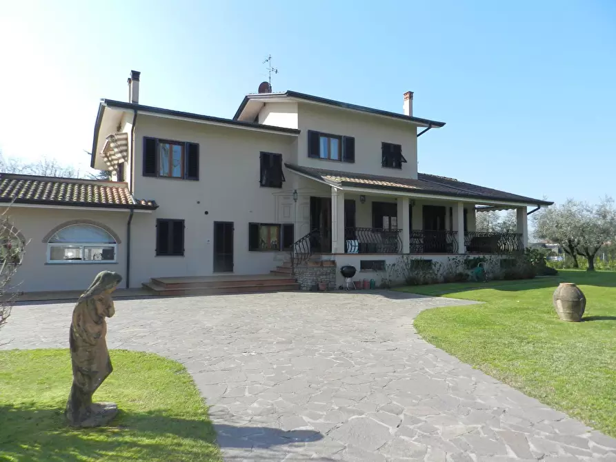 Immagine 9 di Villa in vendita  in Traversa II Via Vecchia Pesciatina 84 a Lucca