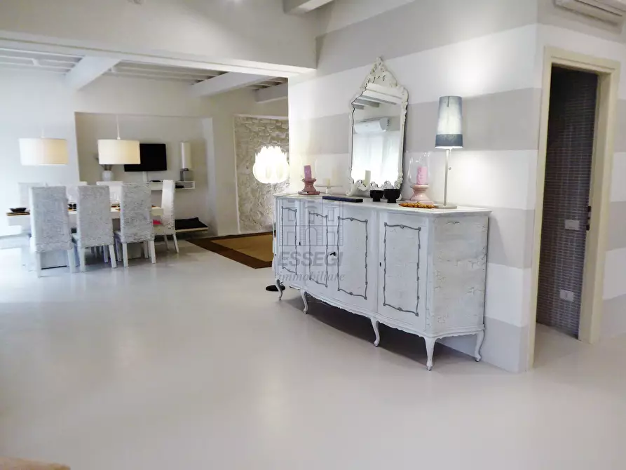 Immagine 8 di Villa in vendita  in Via di Stabbiano a Lucca