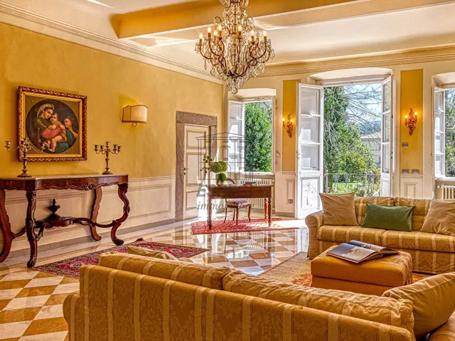 Immagine 9 di Villa in vendita  in Via della Chiesa VII 351 a Lucca