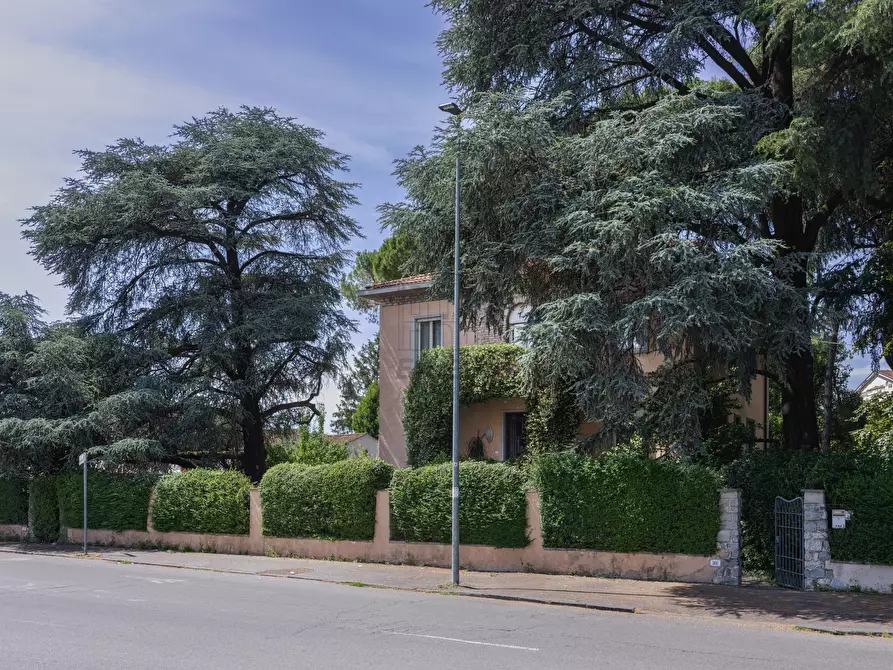 Immagine 50 di Villa in vendita  in Via Castruccio Buonamici a Lucca