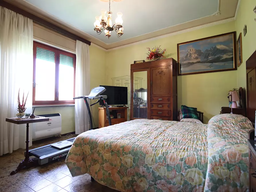 Immagine 13 di Villa in vendita  in Strada Comunale Generale Carlo Alberto dalla Chies 83 a Capannori