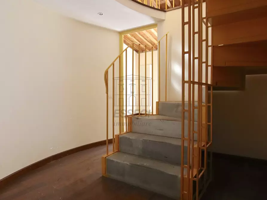 Immagine 12 di Appartamento in vendita  in Via S. Nicolao 16 a Lucca