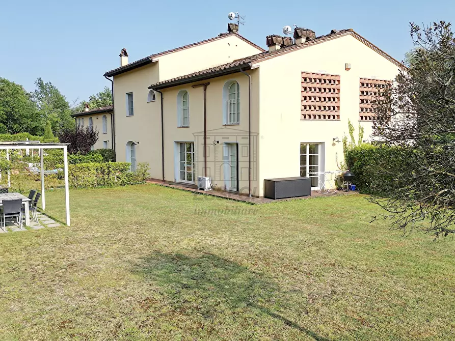casa indipendente in vendita a Lucca in zona Carignano