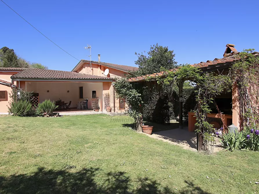 Immagine 45 di Villa in vendita  in Via Comunale Campolungo 51 a Lucca