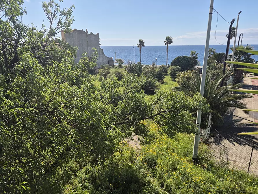 Immagine 3 di Casa trifamiliare in vendita  a Motta San Giovanni