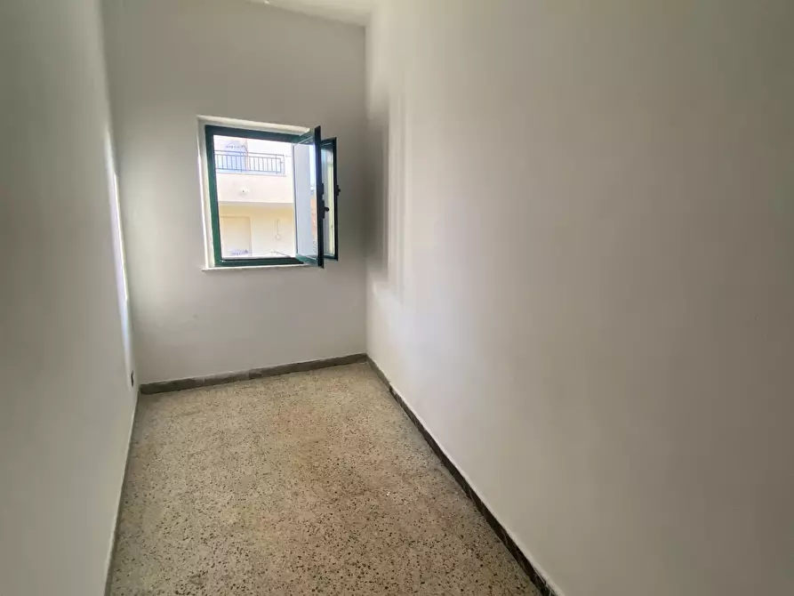 Immagine 15 di Bilocale in affitto  in Case Popolari Via Saracinello 7-15 a Reggio Di Calabria