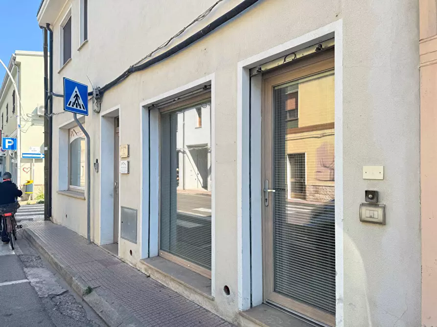 Immagine 6 di Ufficio in affitto  a San Sperate