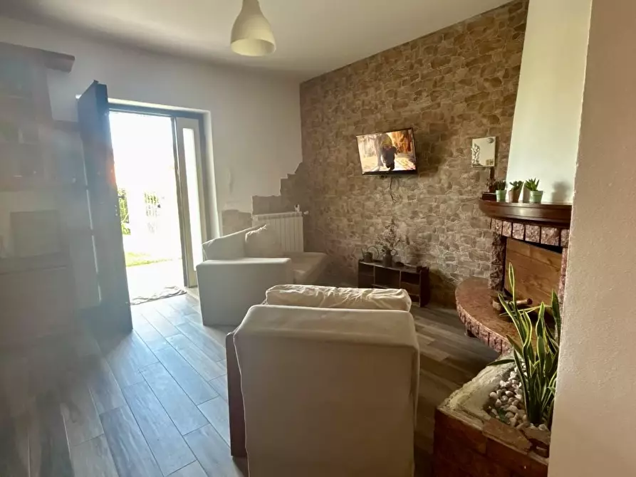Immagine 5 di Porzione di casa in affitto  a Ameglia