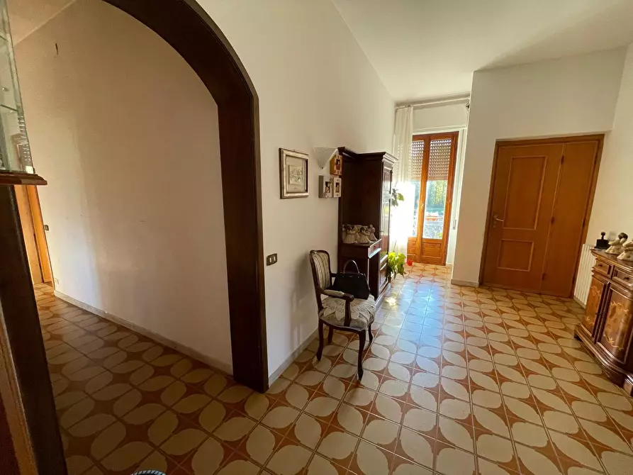 Immagine 3 di Pentalocale in vendita  a Ameglia