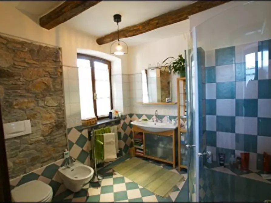 Immagine 18 di Villa in vendita  a Ameglia