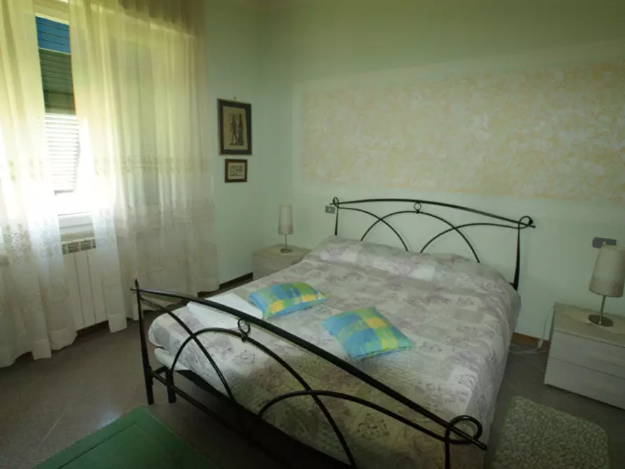 Immagine 6 di Casa bifamiliare in vendita  a Sarzana