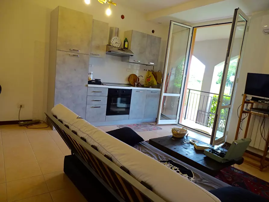 Immagine 2 di Bilocale in vendita  a Ameglia