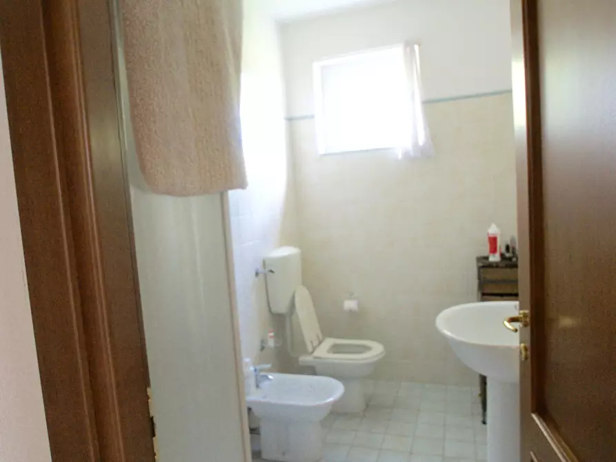 Immagine 14 di Trilocale in vendita  a Ameglia