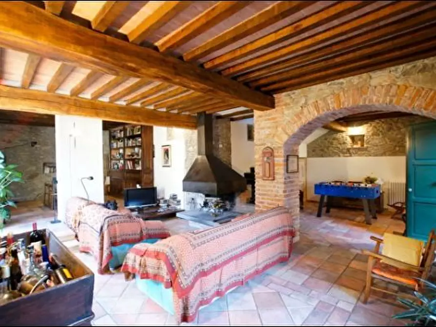 Immagine 2 di Villa in vendita  a Ameglia