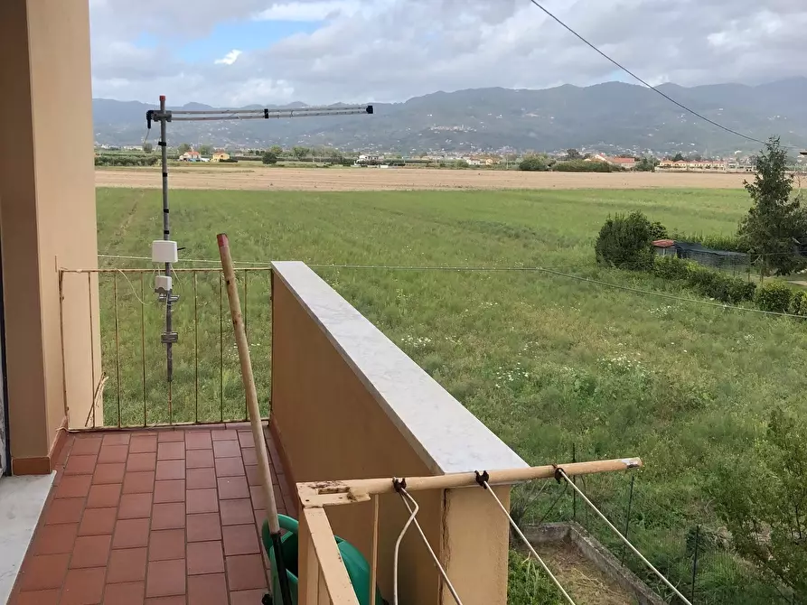 Immagine 4 di Quadrilocale in vendita  a Ameglia