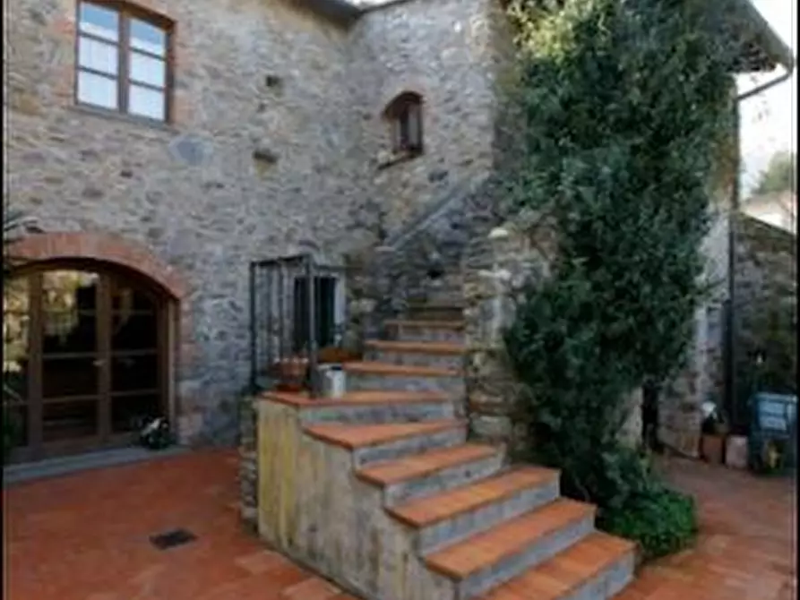 Immagine 3 di Villa in vendita  a Ameglia