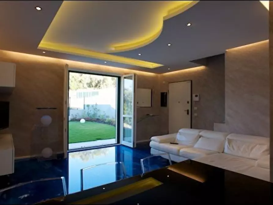 Immagine 16 di Casa semindipendente in vendita  a Lerici