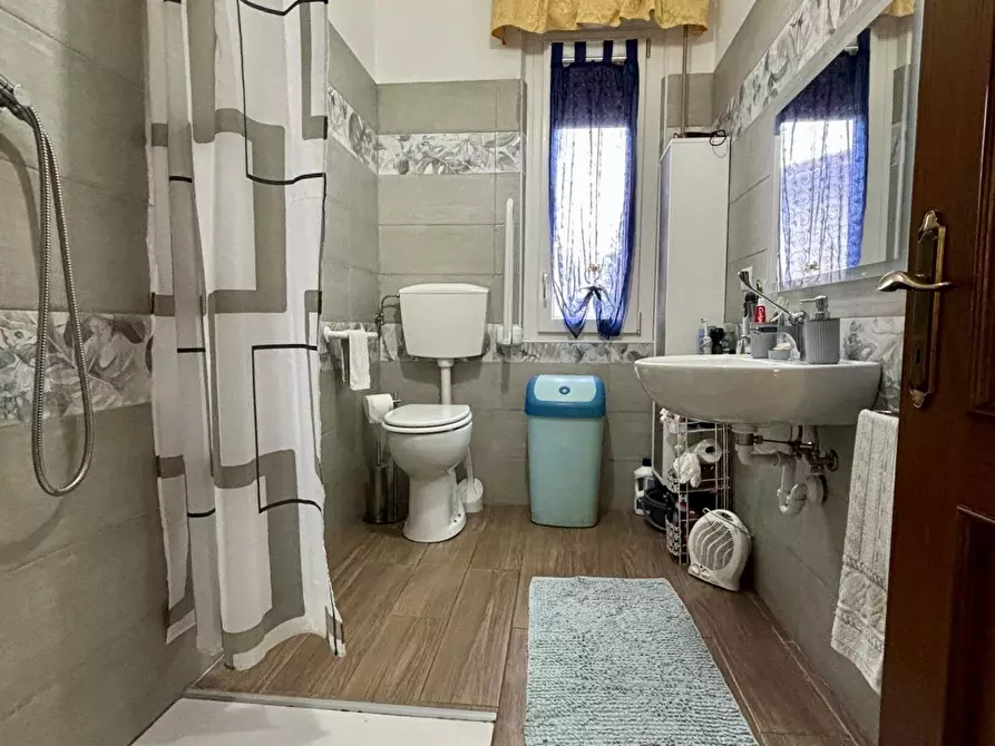 Immagine 11 di Casa semindipendente in vendita  a Castelnuovo Magra