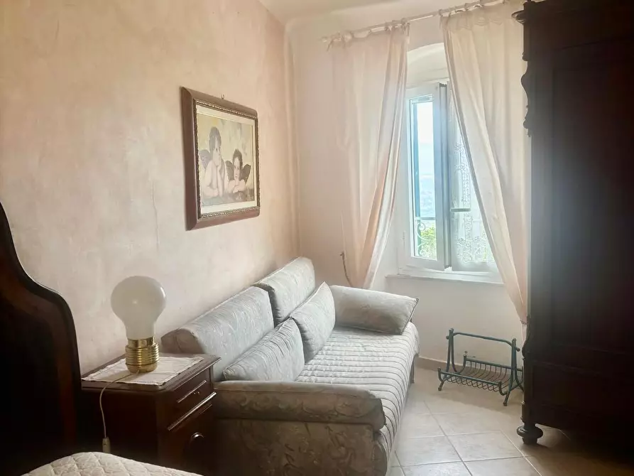 Immagine 7 di Bilocale in affitto  a Ameglia