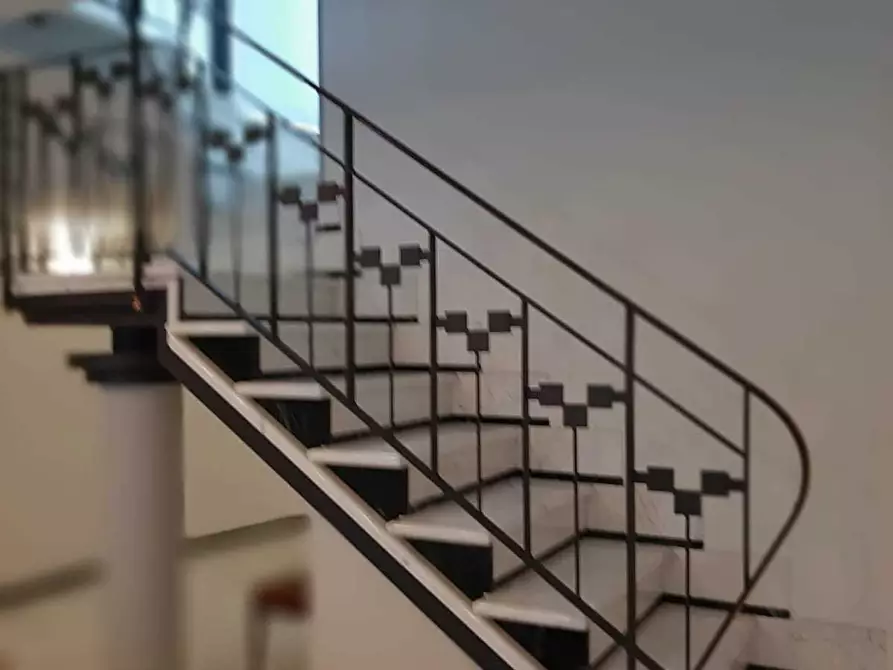 Immagine 5 di Pentalocale in vendita  a Sarzana