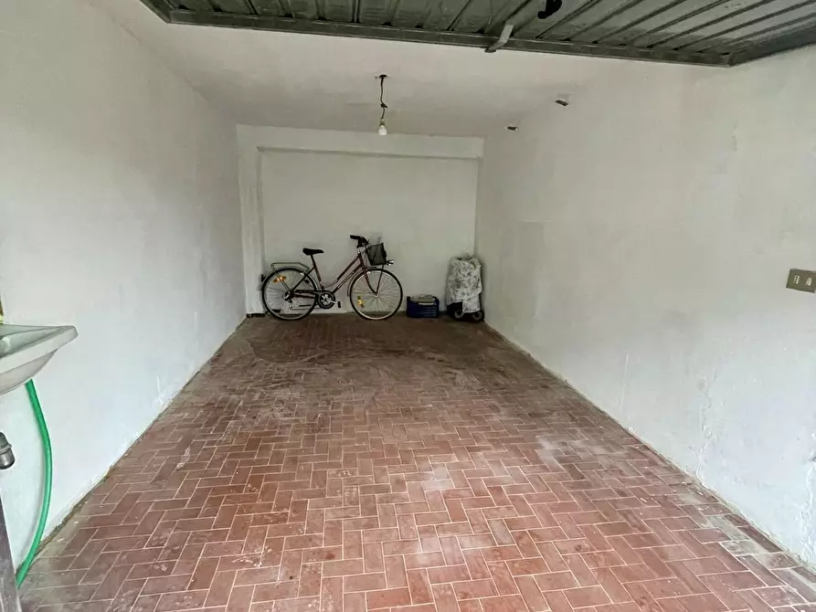 Immagine 11 di Quadrilocale in vendita  a Ameglia