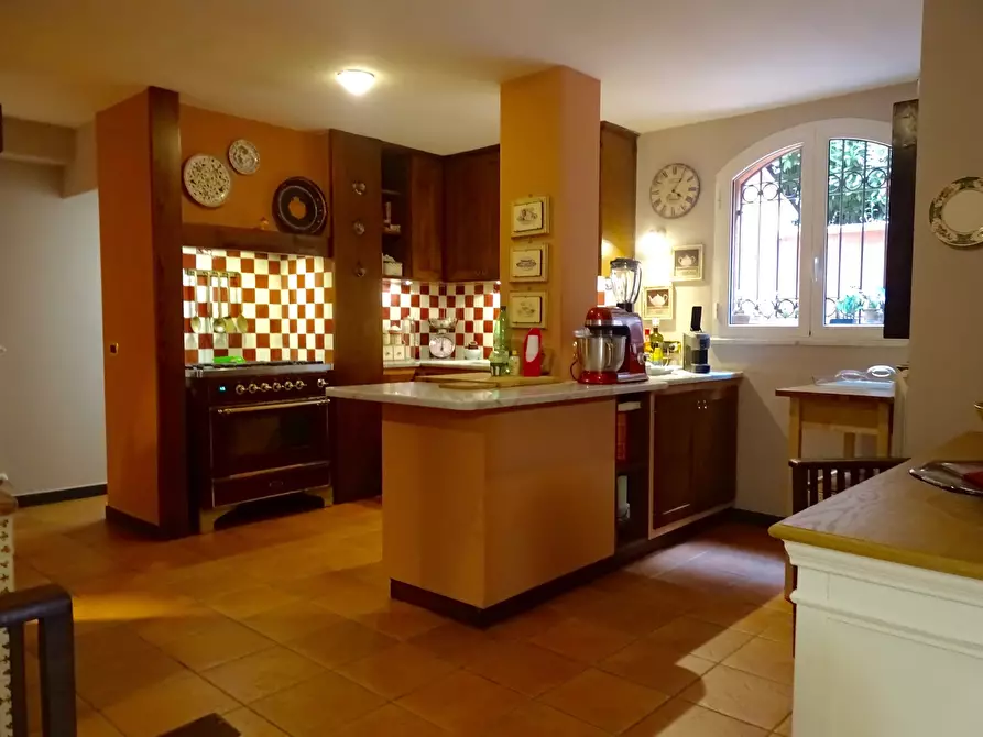 Immagine 43 di Villa in vendita  a Sarzana