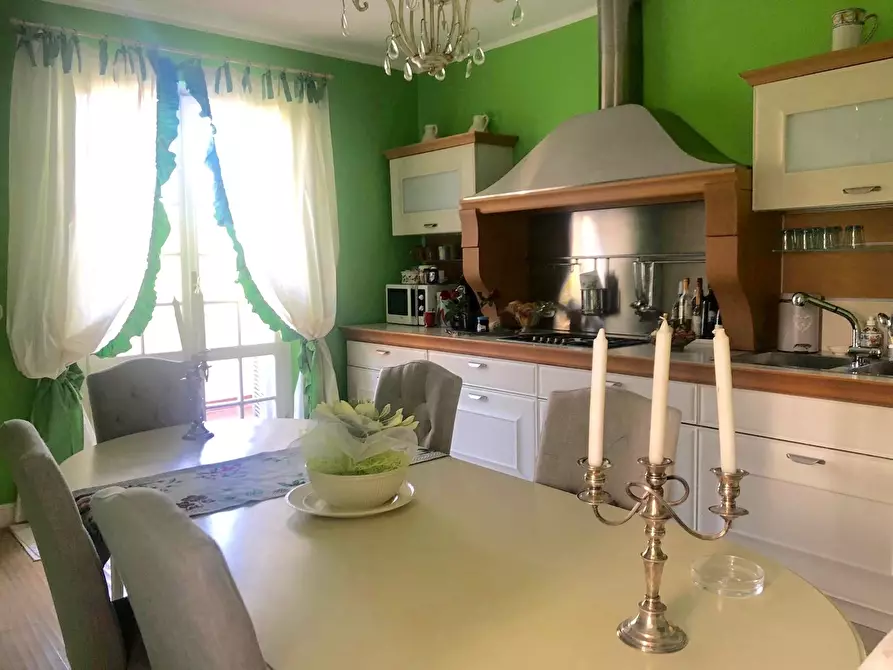 Immagine 8 di Villa in vendita  a Sarzana