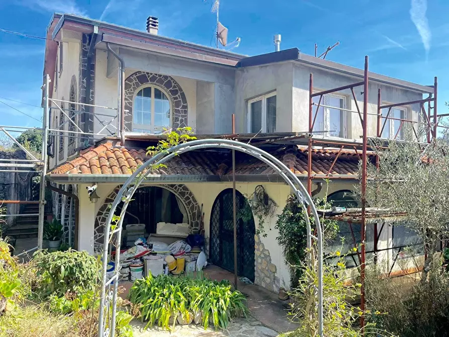 Immagine 4 di Casa trifamiliare in vendita  a Tresana