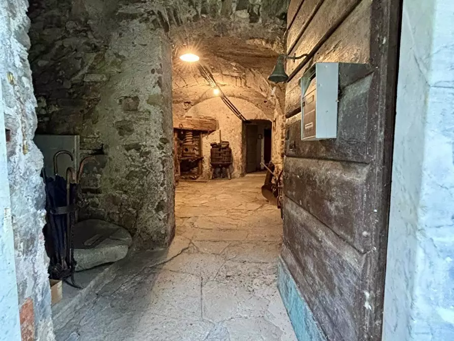 Immagine 43 di Villa in vendita  a Castelnuovo Magra