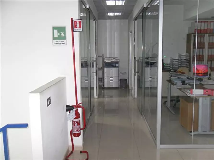 Immagine 4 di Capannone industriale in vendita  in Via della Cisa a Santo Stefano Di Magra