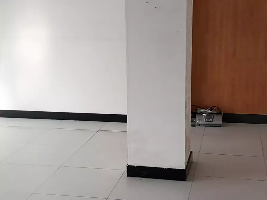 Immagine 5 di Ufficio in affitto  in Strada Statale 1 a Sarzana