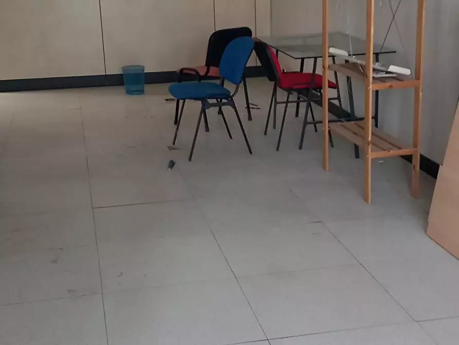 Immagine 16 di Ufficio in affitto  in Strada Statale 1 a Sarzana