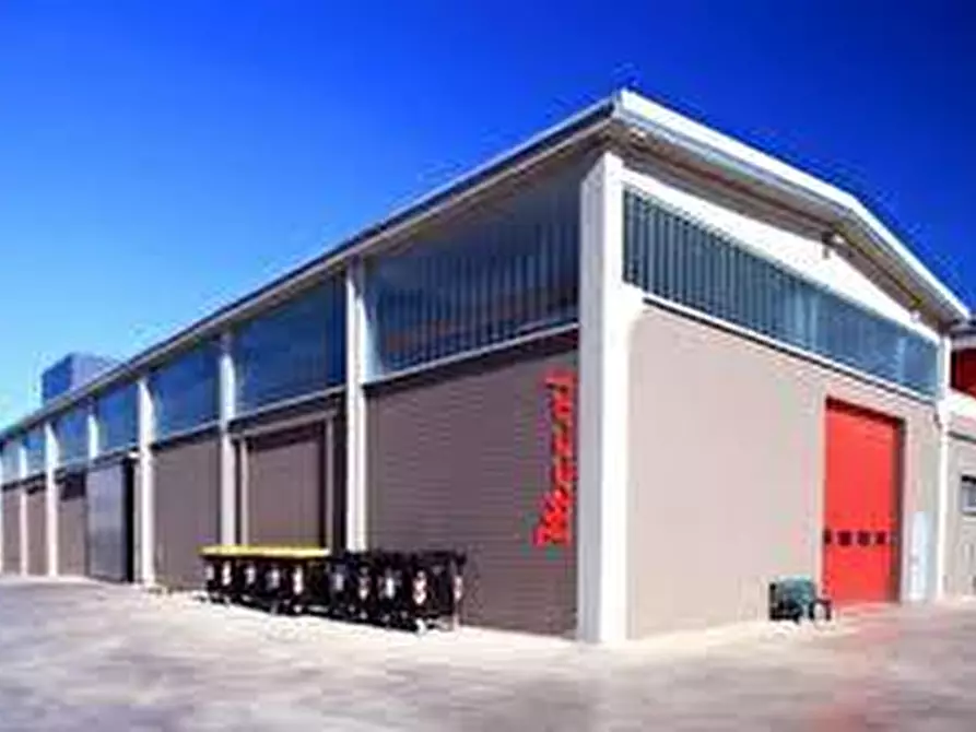 Immagine 2 di Capannone industriale in affitto  in Strada Statale 1 a Massa